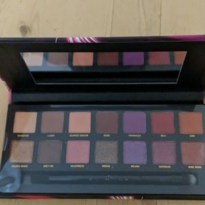 Eyeshadow Ultra Violet Neutrals Palette